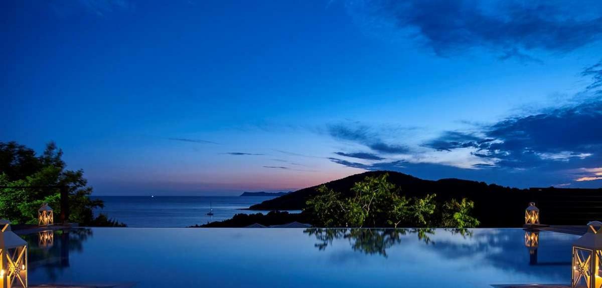 Villa Ioli- Beachfront Luxury Residence İgumeniça Dış mekan fotoğraf