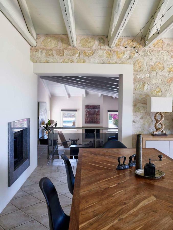 Villa Ioli- Beachfront Luxury Residence İgumeniça Dış mekan fotoğraf